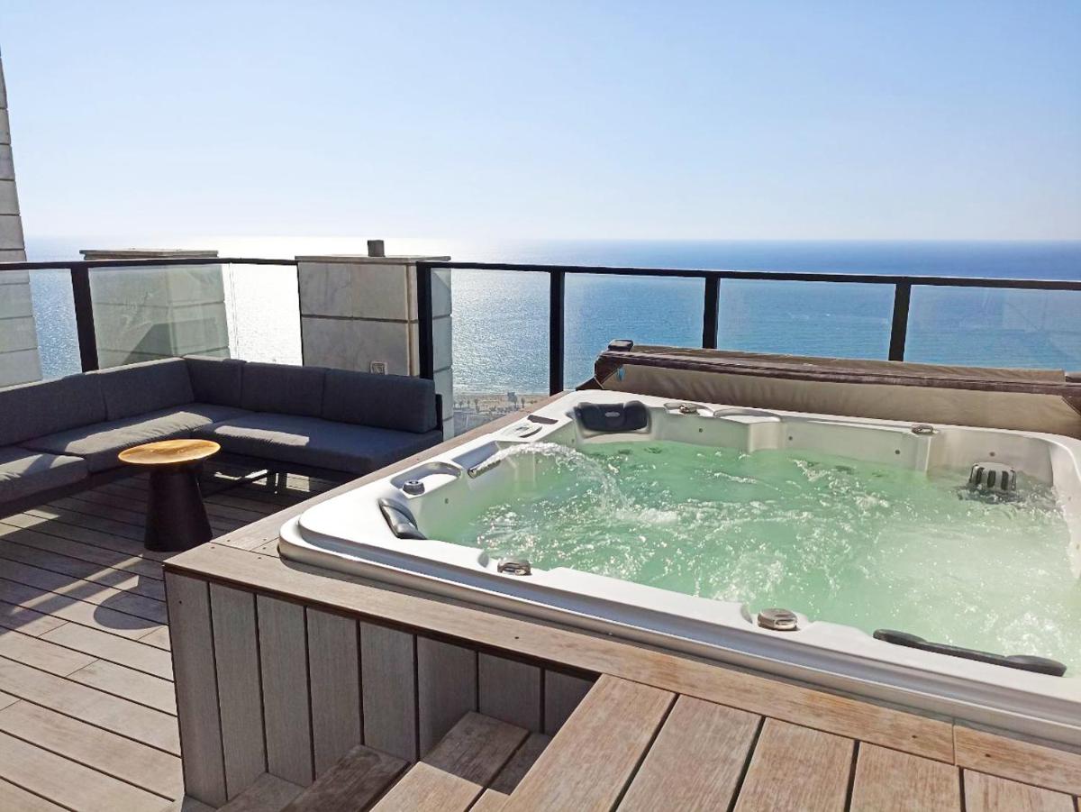 YalaRent sea-breeze penthouse with jacuzzi - image 7