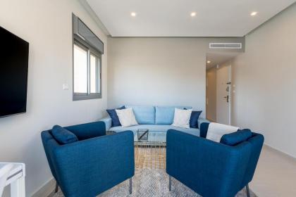 3 Bedroom with parking terrace and close beach - image 10