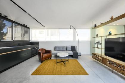 Modern Studio Apt w Balcony in Heart of Tel Aviv by Sea N' Rent - image 20