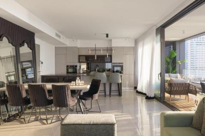 Luxury Executive Apartments by FeelHome - image 15