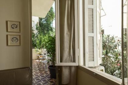 Homey 2BR Apt w Private Balcony in City Center by Sea N' Rent - image 9