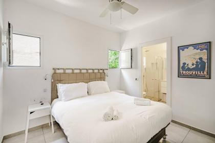 Charming 1BR Ben Yehuda By Holiday Rentals - image 12