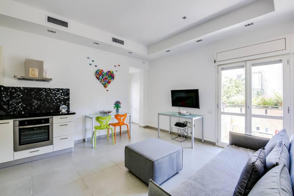 Central 2BR in Ben Yehuda by Holiday-rentals - main image