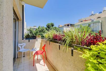 Central 2BR in Ben Yehuda by Holiday-rentals - image 9