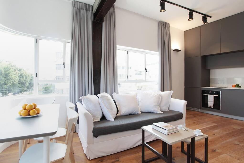 Modern 1BR in Dizengoff by Holiday-rentals - main image