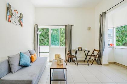 Central 1BR in Dizzengoff by Holiday-rentlas Tel Aviv