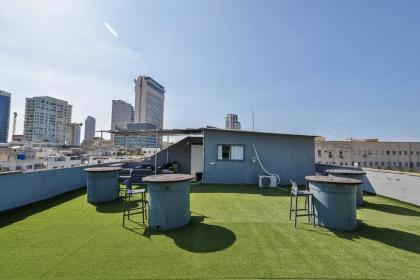 Huge Rooftop Apt city view in the heart of TLV - image 5