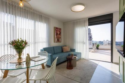 YalaRent Flora- Designed 1BR penthouse in Florentin - image 2