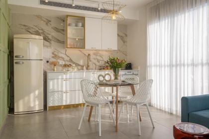 YalaRent Flora- Designed 1BR penthouse in Florentin - image 3