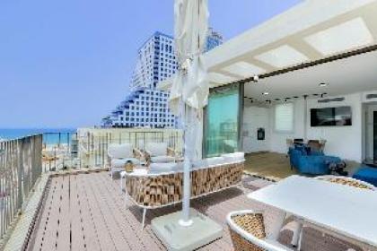 Adorable full sea view with Jacuzzi Tel Aviv