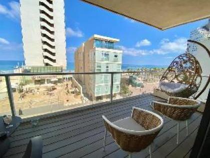 Luxury Sea View Apartment Beach Front! - image 8