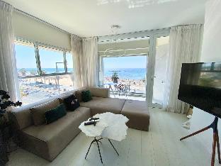 Stunning Sea View Apartment! on the beach!!! - image 5