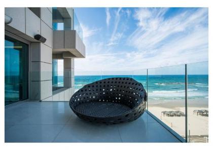 Top apartment with crazy sea view and pool - image 14