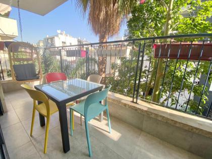 Lapin 9 - By Beach Apartments TLV - image 10