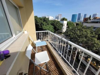 2BD Amazing Rothschild Apartment with a balcony