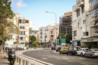 Charming 1 BR Apt w Sliding Window in Tel Aviv by Sea N' Rent - image 14