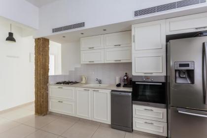 Romantic 2 BD Apartment in TLV - image 13