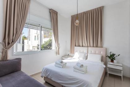 Romantic 2 BD Apartment in TLV - image 17