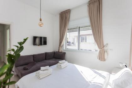 Romantic 2 BD Apartment in TLV - image 19