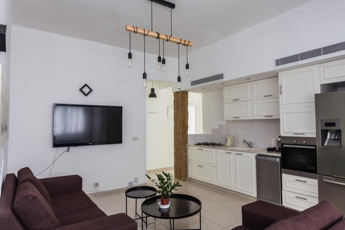 Romantic 2 BD Apartment in TLV - image 4