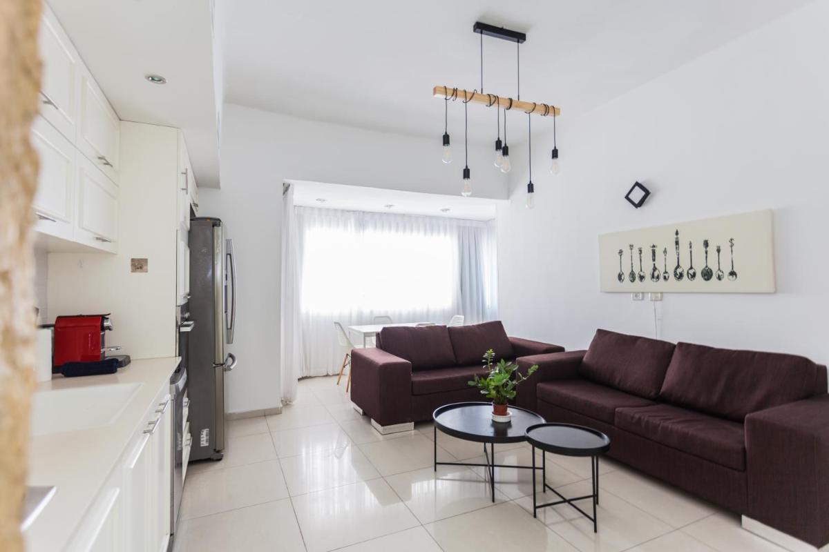 Romantic 2 BD Apartment in TLV - image 6