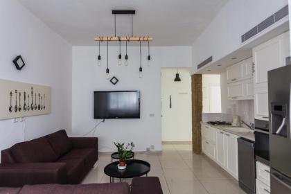 Romantic 2 BD Apartment in TLV - image 8