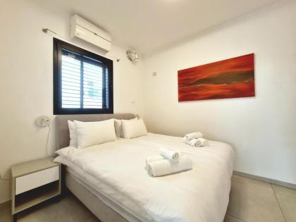 8 Hulda - By Beach Apartments TLV - image 11