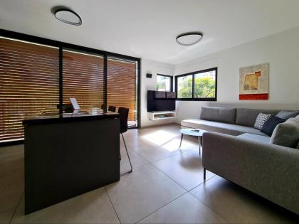 8 Hulda - By Beach Apartments TLV - image 12