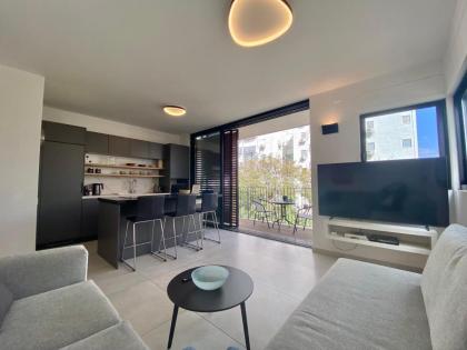 8 Hulda - By Beach Apartments TLV - image 18