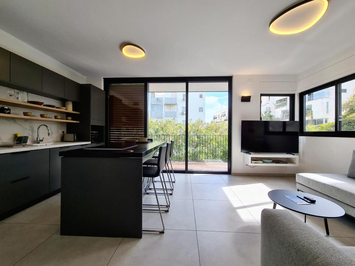 8 Hulda - By Beach Apartments TLV - image 3