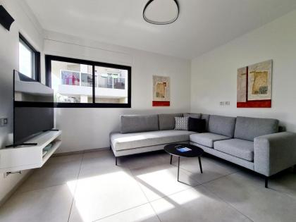 8 Hulda - By Beach Apartments TLV - image 7