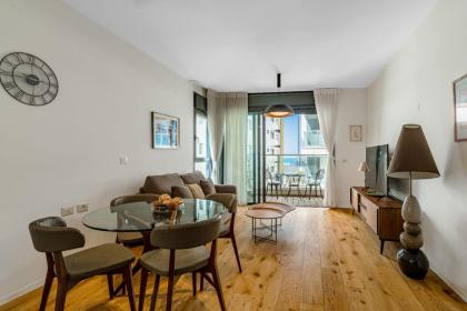 Chic 1BR in Ben Yehuda by Holiday Rentals 