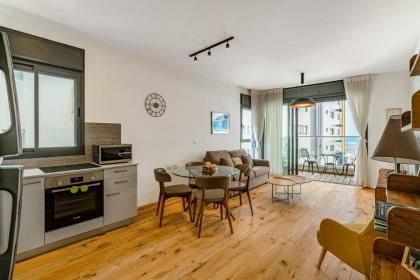 Chic 1BR in Ben Yehuda by Holiday Rentals - image 3