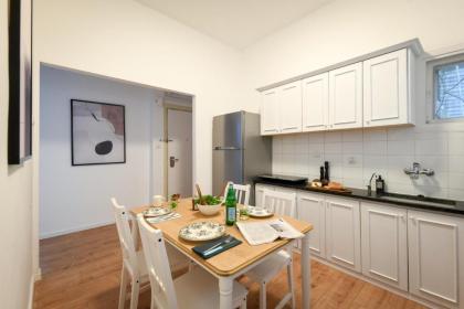 Homey & Spacious 2BR Apt in the Heart of Tel-Aviv by Sea N' Rent - image 20