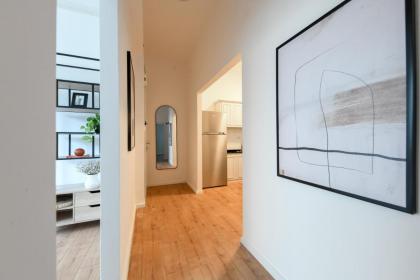 Homey & Spacious 2BR Apt in the Heart of Tel-Aviv by Sea N' Rent - image 9