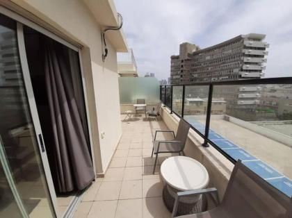 Ben Yehuda Gorgeous Sea View Apartment - image 16