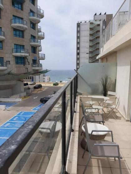 Ben Yehuda Gorgeous Sea View Apartment - image 17