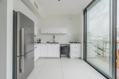 Modern 2BR Idelson Street By Holiday Rentals - image 8