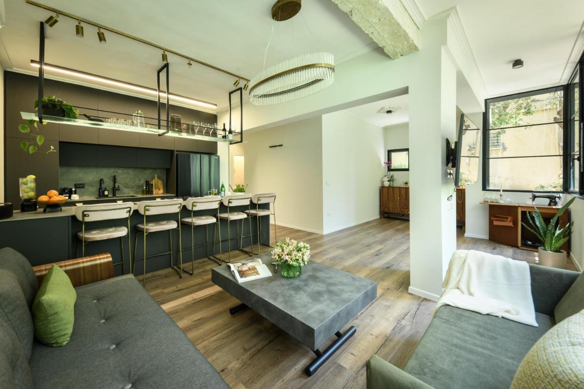 Sophisticated 1BR Apartment in Central Tel Aviv by Sea N' Rent - main image