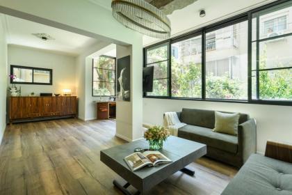 Sophisticated 1BR Apartment in Central Tel Aviv by Sea N' Rent - image 18