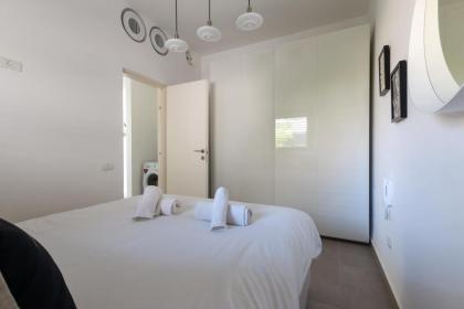 Charming & Quiet 1 BR in Heart Tel Aviv - image 11