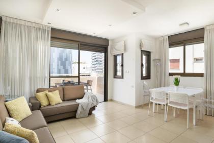 Comfy 2BR with Terrace next to Beach by FeelHome