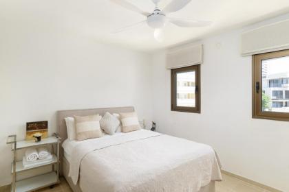 Comfy 2BR with Terrace next to Beach by FeelHome - image 3