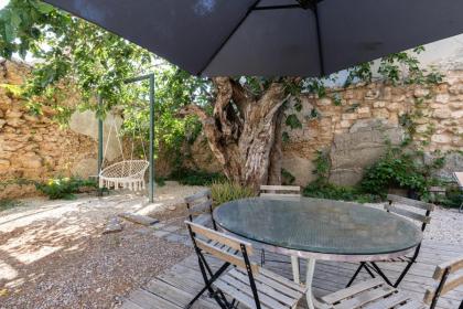 Secret Garden in Jaffa + Free Parking - image 14