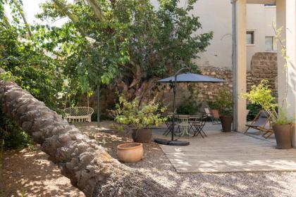 Secret Garden in Jaffa + Free Parking - image 4