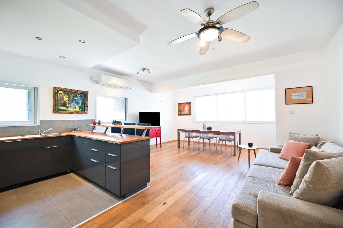 Stylish 2BR in Central TLV by HolyGuest - main image