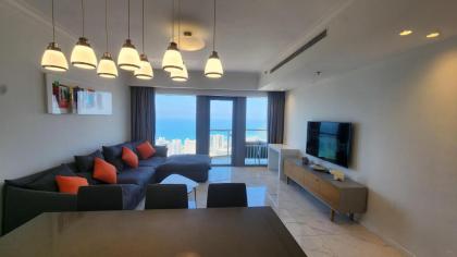 Modern 2BR Amazing Sea View W/Parking by HolyGuest - image 4