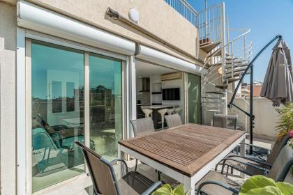 Penthouse 3BR in Ben Yehuda By Holiday Rentals