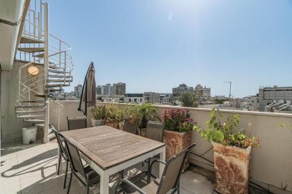 Penthouse 3BR in Ben Yehuda By Holiday Rentals - image 2