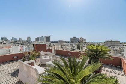 Penthouse 3BR in Ben Yehuda By Holiday Rentals - image 5